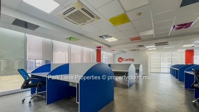 Exceptional Professional Space in Ebene: Flexibility and Modernity !