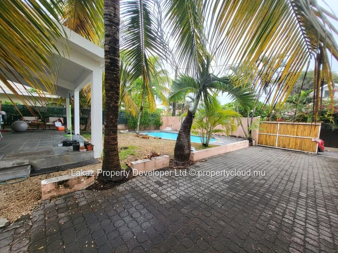 Furnished 3-Bedroom Villa with Private Pool in Pereybere