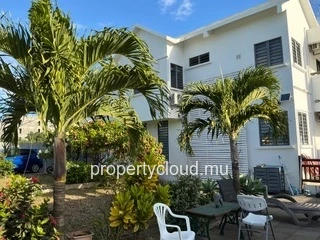 For rent – Superb 3-bedroom en suite apartment with pool and garden in Grand Baie
