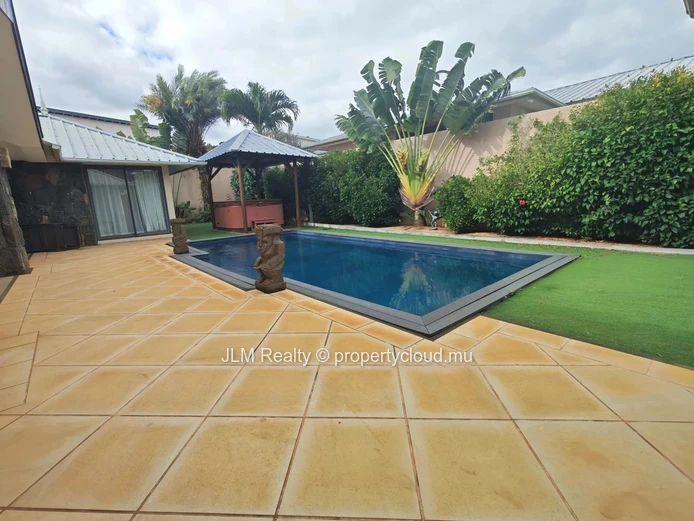 For Rent: Contemporary 4-Bedroom Villa with Private Pool and Jacuzzi, Cascavelle, Mauritius