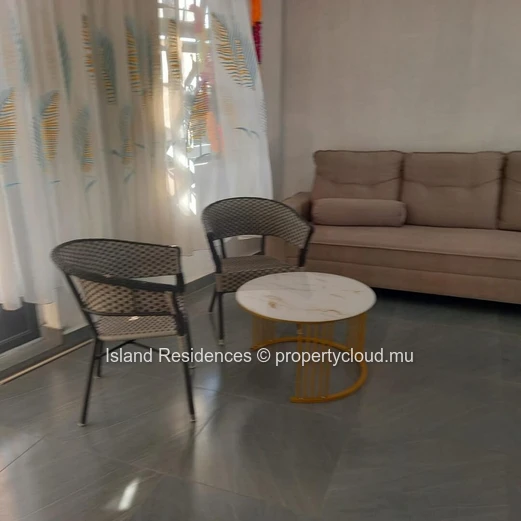 1st floor apartment with 2 AC bedrooms, terrace and parking space