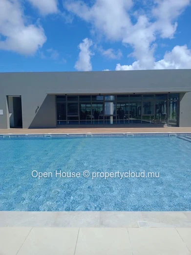 PENTHOUSE SMART CITY à louer (meublée) à Moka, 186m², 3 chambres, prestations haut de gamme, piscine commune, proche ...