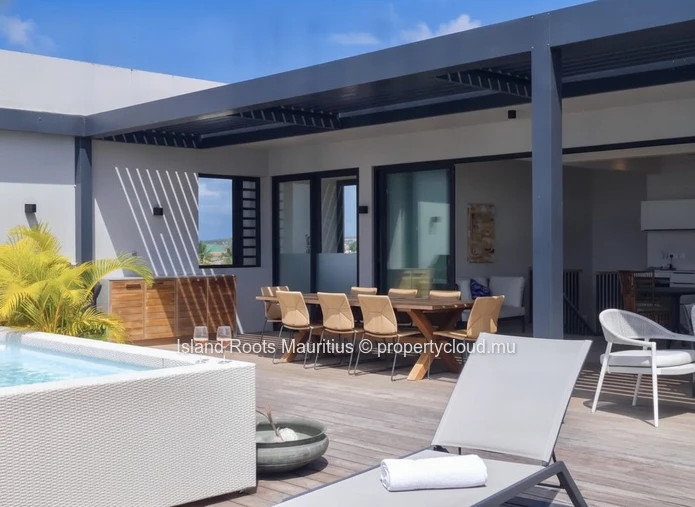 Penthouse d’Exception avec Piscine Privée et Vue Panoramique sur l’Océan à Pointe aux Canonniers