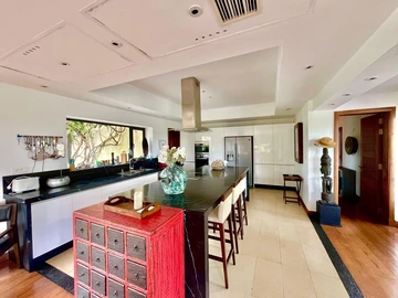 7 Bedroom Villa