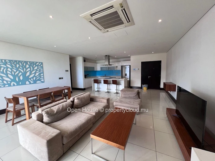 Appartement de deux chambres en suite au coeur de la croisette à Grand Baie. Piscine.