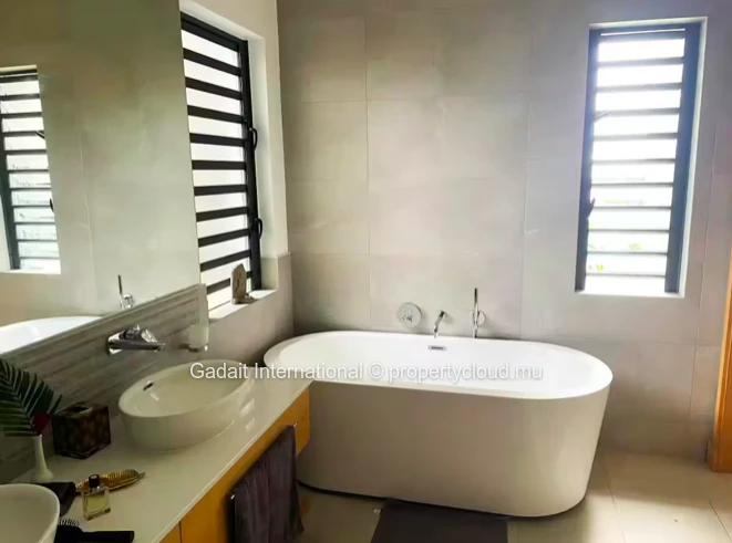 Appartement à louer à Pereybere – Court séjour, accès plage et piscine