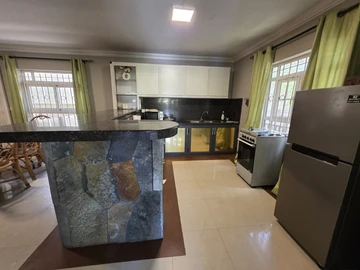 Appartement de 8 Chambres