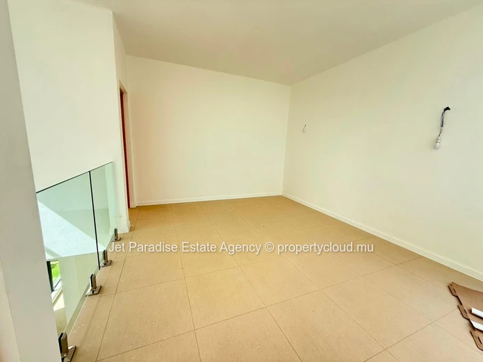 Villa neuve à vendre à  3 chambres,piscine privée