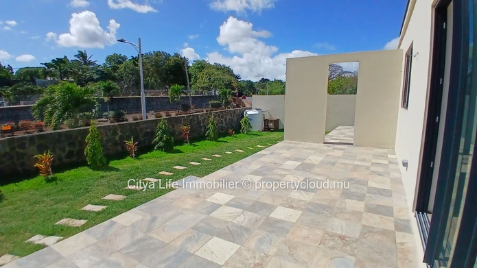 Elegant Family Home for Sale – Flic en Flac
