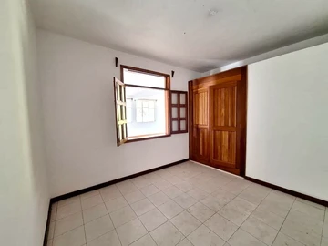 8 Bedroom Office