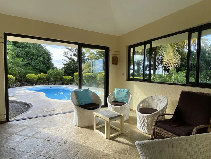 Hillside - 4 bedroom family house with swimming pool