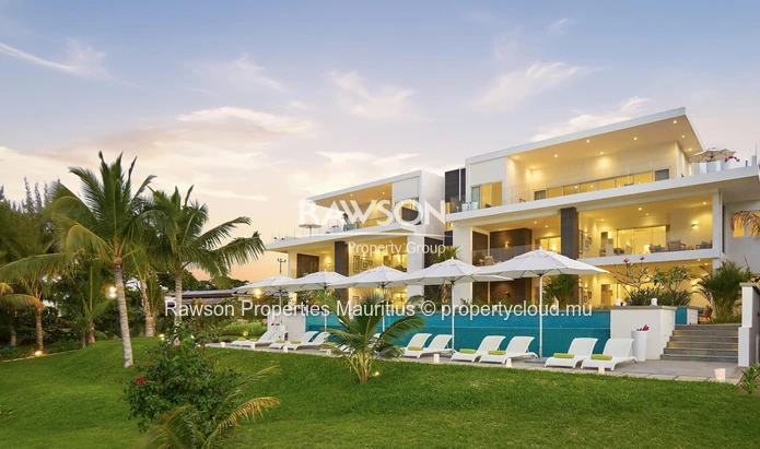 3-Bedroom Apartment | Ground Floor | Sea View | Beachfront | Cap Malheureux