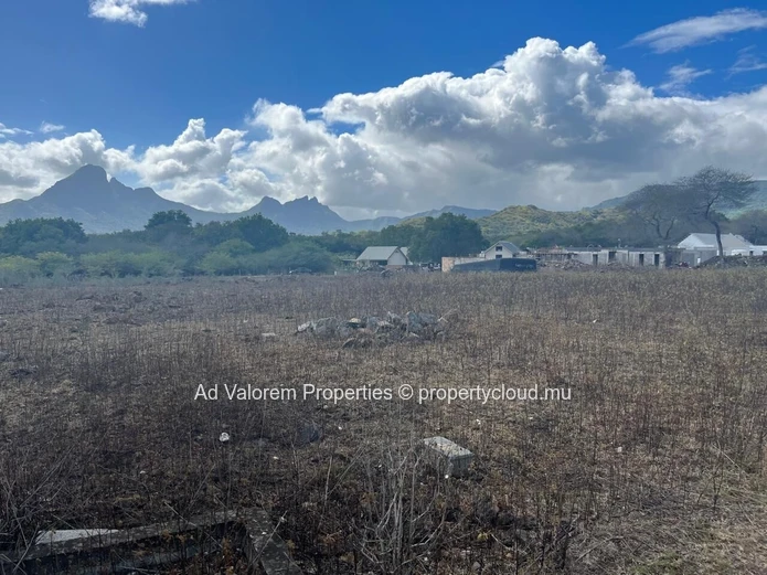 2,470m² Residential Land for Sale in Rivière Noire
