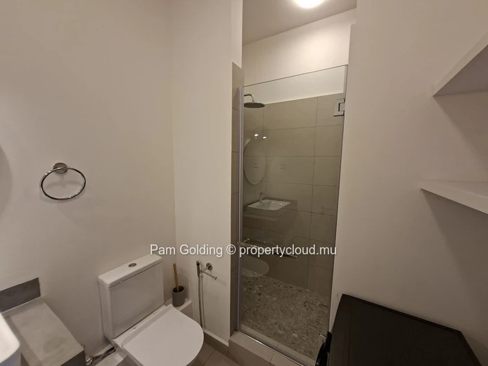 Bel appartement de 2 chambres à Beau Plan Smart City