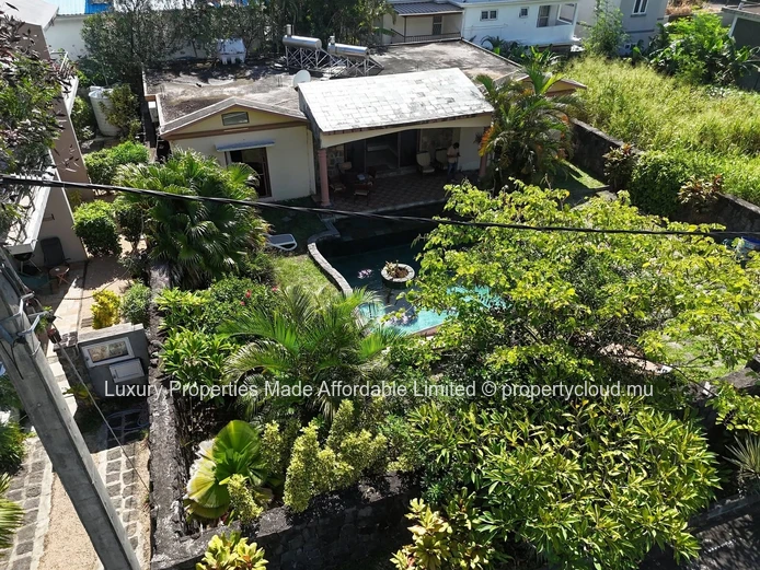 Villa La Gaulette 3 Bedrooms Mur13. 9Million