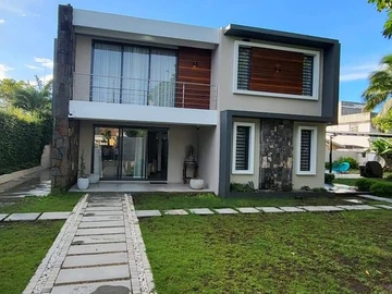 Exclusive modern property located in the heart of Rose Hill 