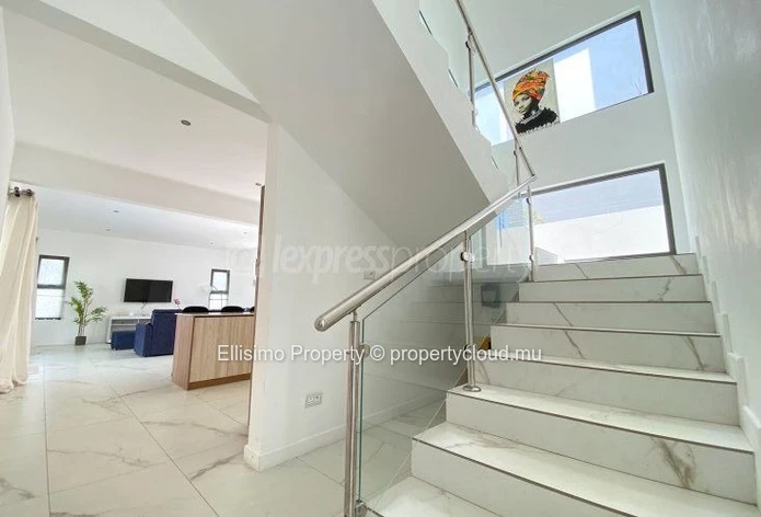 For Sale – Modern Villa in Péreybère