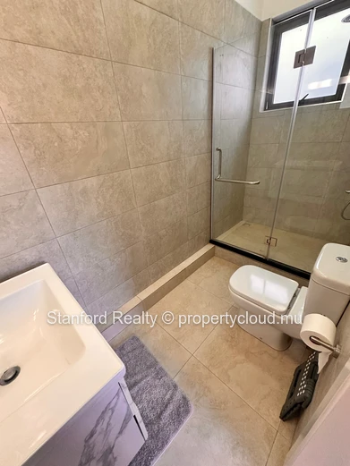 Appartement élégant de 2 chambres + bureau à seulement 200 m de la plage – Pereybere
