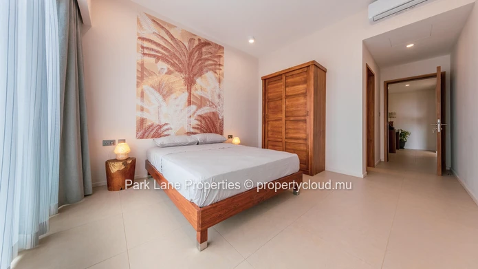 Penthouse neuf de luxe avec vues imprenables sur les montagnes et la mer à Trianon
