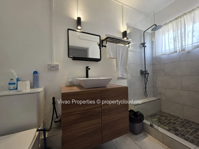 Appartement meublé 120 m² à louer à long-terme à Rivière Noire - Vue Magnifique Montagnes et Mer - Accès à la piscine...