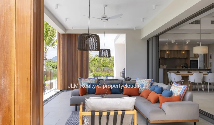 Prestigious Villa with Panoramic Mountain and Golf Views for Sale in the East of Mauritius