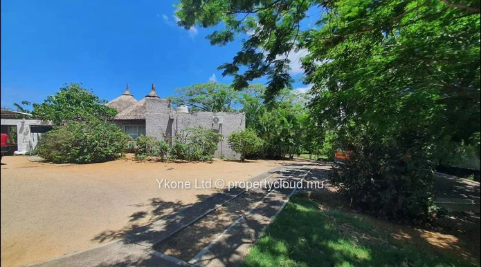 Villa For Sale In Bain Boeuf