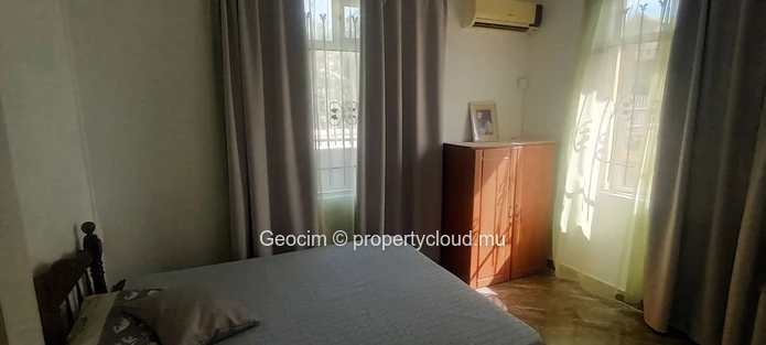 Flic en Flac Morc De Chazal fully furnished 3 bedrooms flat. Rerrace. Parking. Available now. (Sole Mandate)