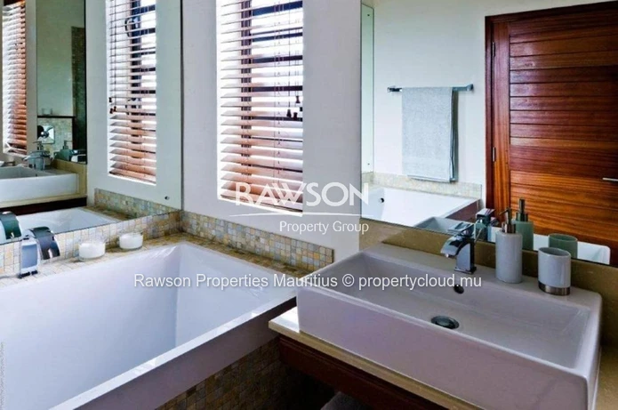 Appartement 3 chambres dans une résidence avec piscine et vue magnifique sur Le Morne