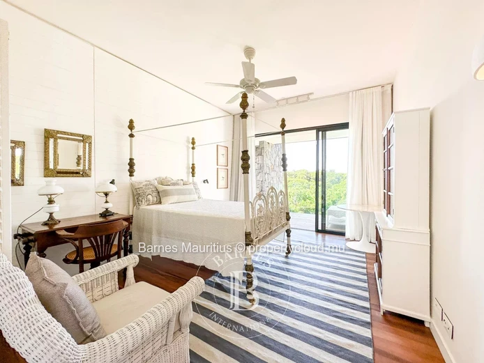 AZURI RESORT– Riverside Villa with Private Pontoon – 5 Bedrooms