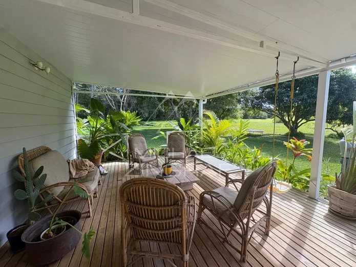 Terrain agricole avec maison conteneur de 3 chambres – Chamarel