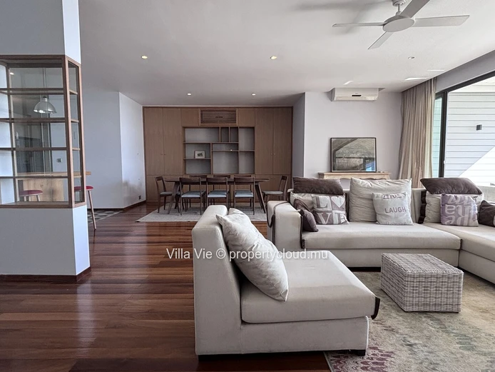 Roches Noires - Penthouse de 3 chambres avec vue sur la mer et piscine commune