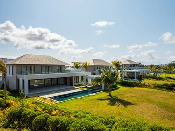 5 Bedroom Villa