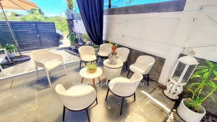 Charming 6 bedroom house with a swimming pool