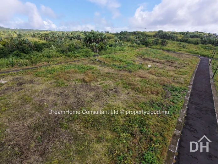 Residential Land for Sale in Curepipe - Sesiemne mille