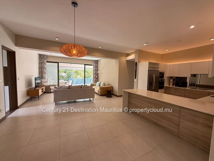 PRICE REDUCED | Rare Private Garden Apartment at Le Savoy - Foreign Buyers Welcome