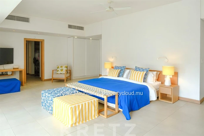 Exceptional Island Signature Villa in the Heart of the Golf Estate