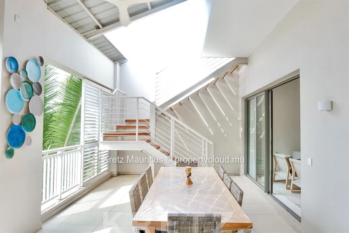 Exceptional Penthouse with Private Rooftop Pool in Pereybère (Sole Mandate)