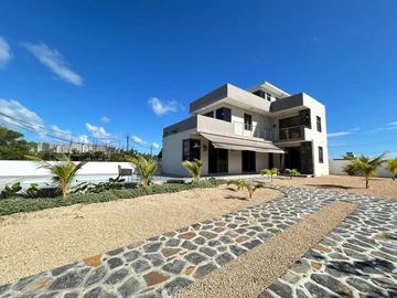 4 Bedroom Villa