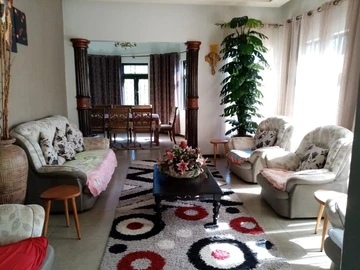 5 Bedroom House