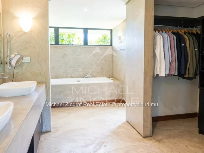 Elegant Riverside Villa in a Prestigious Residential Area – Balaclava