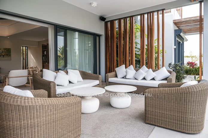 Villa de luxe à vendre à Mont Choisy Golf Estate, Île Maurice. Plus de 1 000 m² habitables, 6 chambres en suite, mais...
