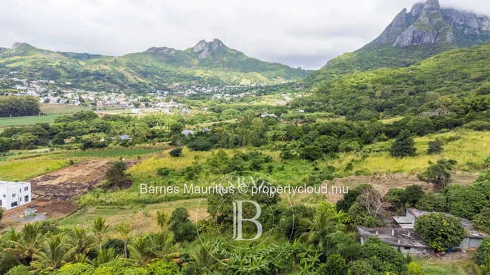 CREVE COEUR -  Residential plot for sale   -  2110 sqm
