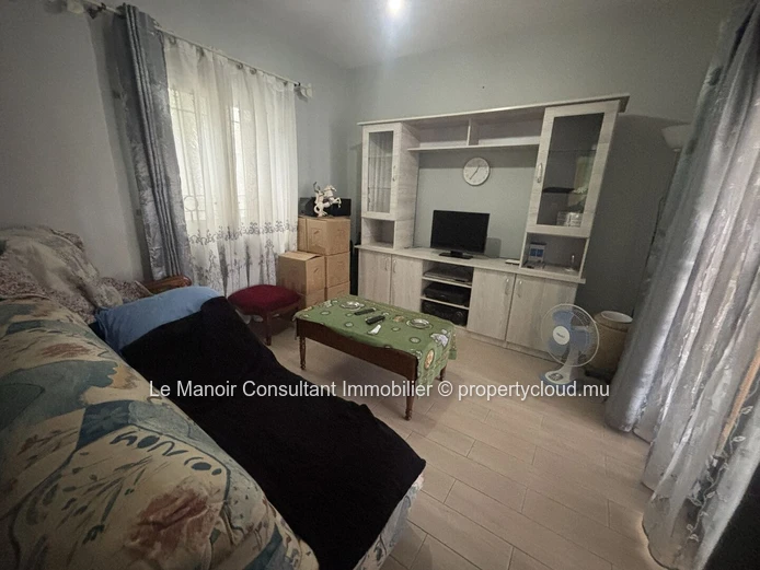 4-Bedroom Villa with Office for Sale in Albion