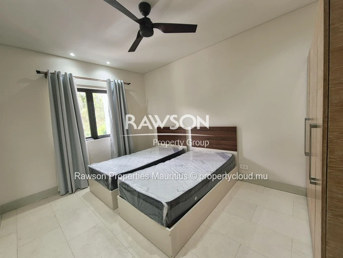 Duplex à louer | 3 chambres | Vue sur la marina | La Balise Marina, Rivière Noire - 2300 USD or 1900 EUR