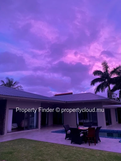 Sumptuous villa for sale in Vieux Grand Port