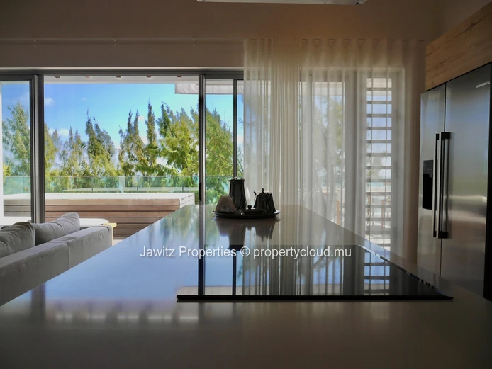 Beachfront Penthouse Grand Gaube - 3 bedrooms - 200sqm | Rs 180,000