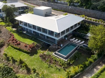 5 Bedroom Villa