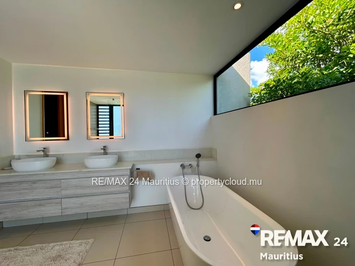 4 Bedroom Villa At Old Mill Pereybere