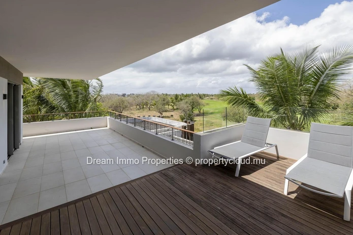 Penthouse With Golf View & Direct Sea Access In Mont Choisy - Mauritius