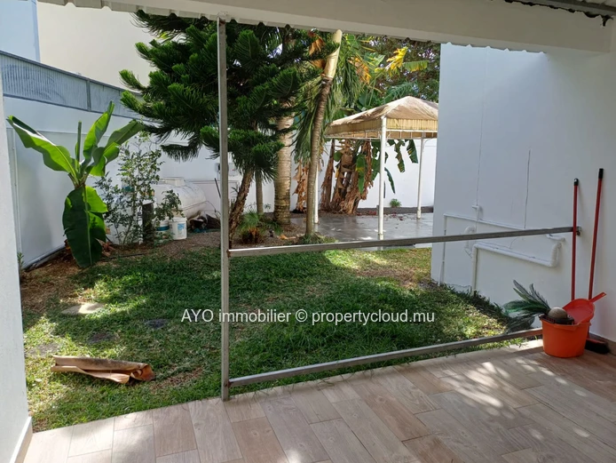 Maison non meublée de 4 chambres avec piscine à Pereybere
